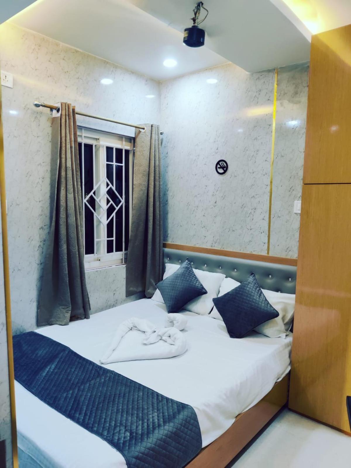 Royal Inn Guwahati Exteriör bild